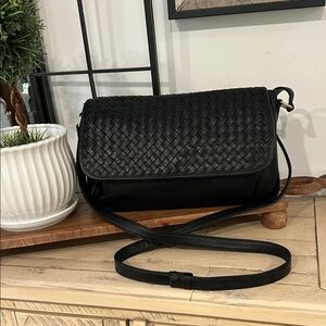 Elegant Black Woven Crossbody Bag